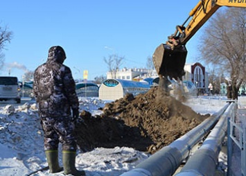 В Белогорске закончили менять аварийный трубопровод