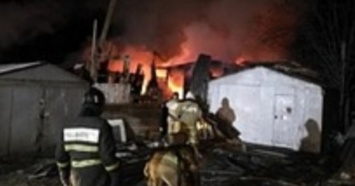 Погибли животные: В Екатеринбурге ночью сгорела конюшня