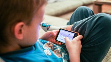 Дети легко обходят родительский контроль в смартфонах Apple