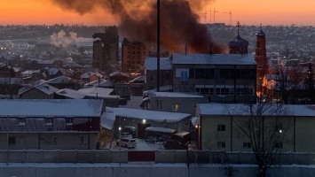 В Барнауле первый день зимы ознаменовался пожаром в частном секторе