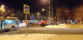 Автомобили столкнулись на проспекте Ленина в Кемерове