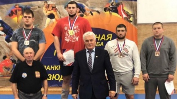 6 путевок на чемпионат РФ по греко-римской борьбе получили алтайские спортсмены