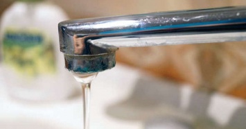 В Артемовском из-за аварии в 11 домах несколько дней ограничена подача холодной воды