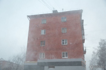 Служба спасения снесет аварийный дом в центре Кемерова