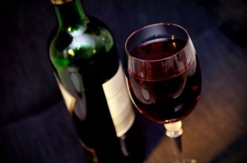 Семь французов украли 1,6 тысяч бутылок вина на сумму 800 тысяч евро