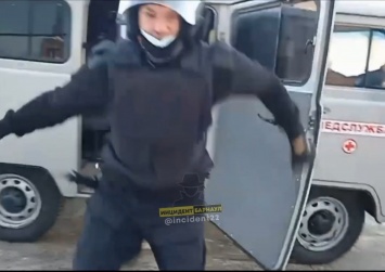 Силовики не смогли объяснить использование авто «медслужбы» при задержании протестующих в Барнауле