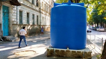 Симферополь передаст Ялте 44 бочки для воды - более чем на 3 млн рублей
