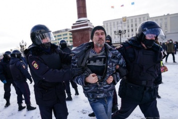 Одного из активистов сегодня судят за организацию митинга в Калининграде