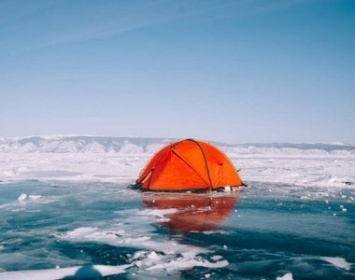 В палатке на Ладожском озере нашли тела двух пропавших рыбаков