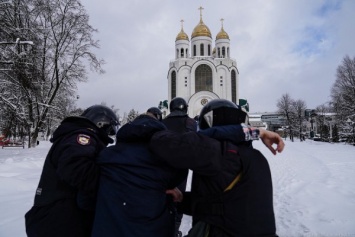Кремль считает оправданными жесткие действия полиции на акциях протеста