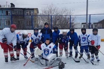 В Петропавловске начался первый хоккейный чемпионат среди школьных команд