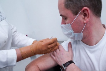 Количество вакцинированных от коронавируса в мире превысило число заразившихся