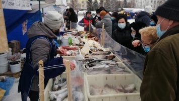 В Барнауле прошла первая в этом году продовольственная ярмарка