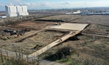 Под Симферополем недалеко от нового медцентра строят логистический комплекс и металлобазу, - ФОТО