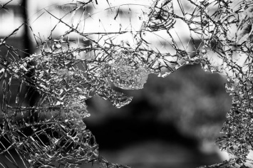 Нетерпеливый якутянин разбил стекло чужой машины в очереди на заправке