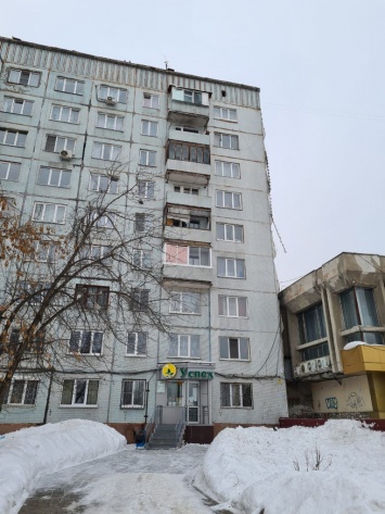 Кемеровские коммунальщики возложили вину за травмированную глыбой женщину на жильцов