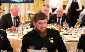 Кадыров отменил обязательное ношение масок в Чечне