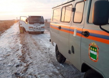 Замерзающего в заглохшей машине мужчину спасли в Приамурье