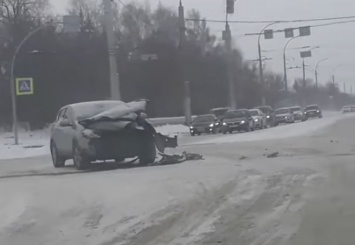 ДТП произошло на оживленном перекрестке в Кемерове