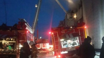 При пожаре в гаражном кооперативе в Барнауле пострадал мужчина