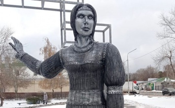 Скандальный памятник Аленке продан на аукционе за 2,6 миллиона рублей