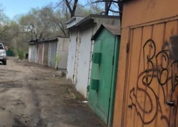 Берега Бурхановки и Вознесенское кладбище избавят от незаконных гаражей