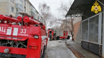 5 человек спасли на пожаре в Рубцовске