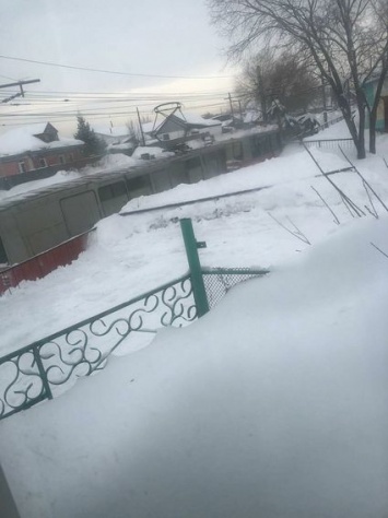 «Бийскгортранс» назвал убиравших снег жителей частного сектора ответственными за поломку пяти трамваев