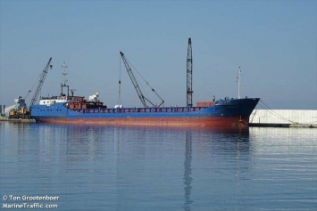 В Керченском проливе эвакуируют экипаж судна, один из матросов скончался
