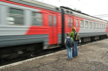 Отправление поезда из Новокузнецка задержали из-за загоревшегося локомотива