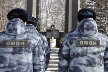 Бойцы ОМОН Кузбасса почтили память погибших коллег
