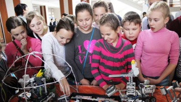 140 мини-кванториумов появятся в сельских школах Алтая в 2021 году