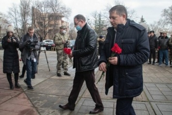 В центре Симферополя почтили память крымчан, погибших при столкновениях в 2014 году