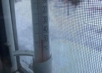 Жители тындинского поселка «хвастаются» почти 50-градусными морозами