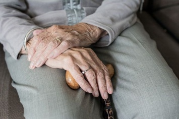 Правительство РФ упростило оформление выплат по уходу за пожилыми и инвалидами