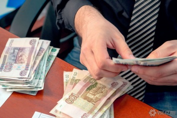 Аферисты попытались забрать у пожилой кемеровчанки 700 000 рублей