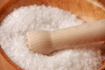 Диетолог заявил о превышении россиянами нормы употребления соли