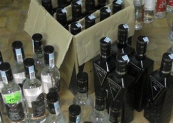 Партию нелегального алкоголя изъяли у амурского предпринимателя