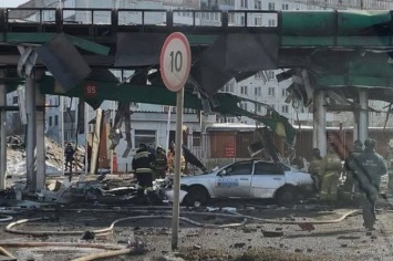 Момент попал на видео: машина с логотипом "Вести-Кузбасс" сгорела на заправке в Новокузнецке