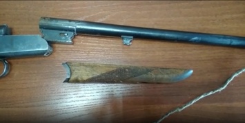Пенсионерка нашла ружье в тайнике в своей квартире в Кузбассе
