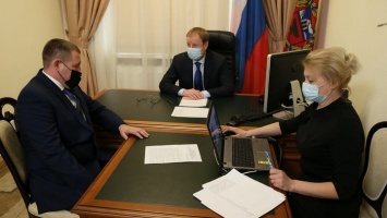 Губернатор Алтайского края Виктор Томенко провел личный прием граждан