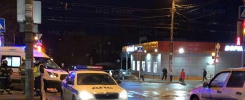 В Калуге ребенок перебежал дорогу на "красный" и попал в больницу