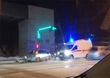 Два авто столкнулись в центре Благовещенска