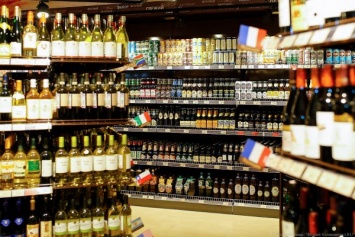 В России за год снизились продажи водки и вина