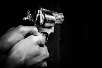 Полицейский застрелил мужчину с пистолетом в Ростовской области