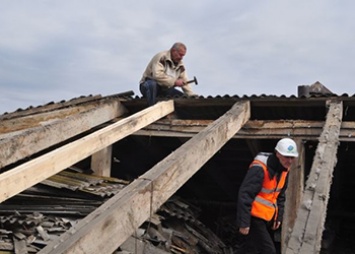 Жители Архары добились ремонта крыш через прокуратуру