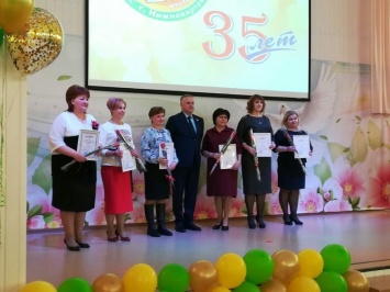 Депутаты Нижневартовска поздравили школу №18 с юбилеем