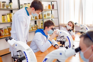 Кемеровский медуниверситет помогает школьникам определиться с профессией