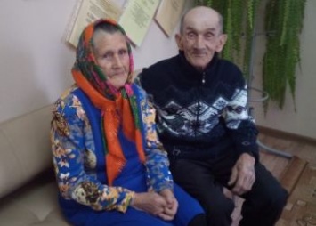 83-летний жених и 82-летняя невеста сыграли свадьбу в Приамурье