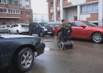 Похищенная у благовещенца инвалидная коляска была подарена Александром Козловым
